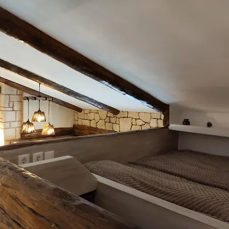 λαγουδόσπιτο Holiday home *